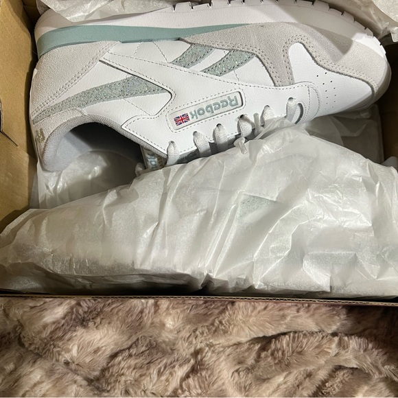 Reebok Classic Leather Shoes - Picture 5 of 10